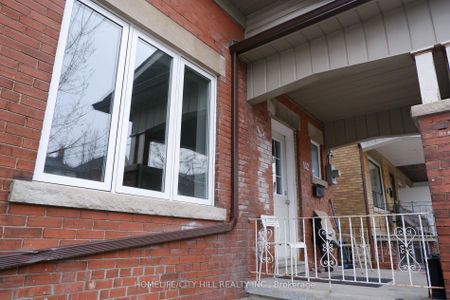 Detached Home For Lease | W8127082 - Photo 3