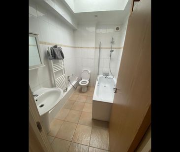 Room in a Shared Flat, Balham Grove, SW12 - Photo 6