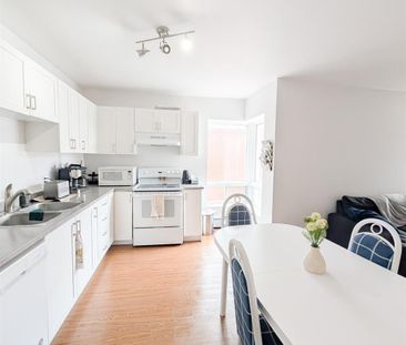 Immeuble - 560 Jacques-Cartier 4 ½ – Spacieux Et Lumineux - Photo 3