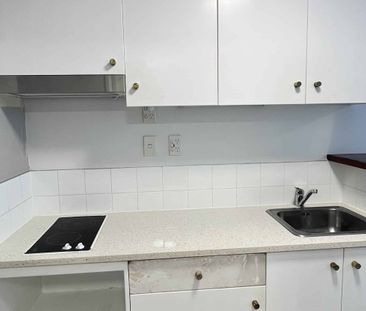 Clever Studio in a Prime Location - Photo 3