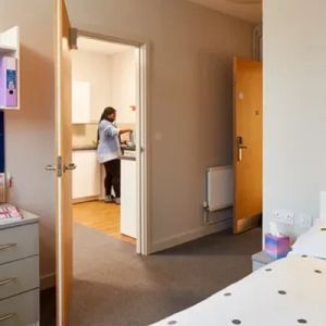 1 Bed Flat - Photo 2