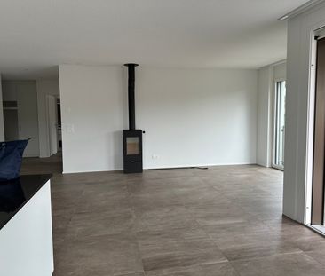 Moderne 4.5-Zimmer-Neubauwohnung mit Balkon und schöner Aussicht in... - Foto 2