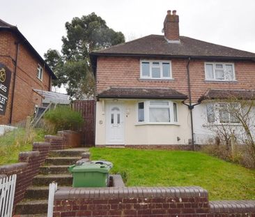 Foxburrows Avenue, Guildford - Photo 4