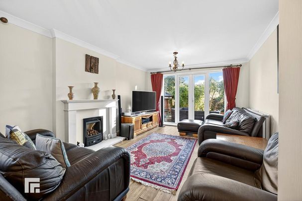 5 bedroom detached house to rent - Photo 1