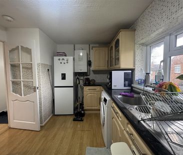 Southwell Avenue, Northolt - Photo 3