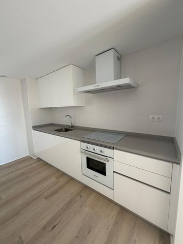 Apartment – Middle Floor Apartment in Nueva Andalucía - Photo 2