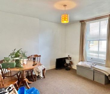 2 bedroom two bedroom maisonette to rent - Photo 1