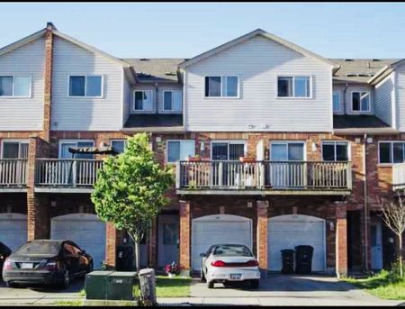 For Lease - 132 Bartley Drive, Toronto, Ontario - Photo 5