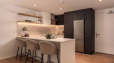 NEW 3BR Executive Furnished Apartment with Garage - Photo 4