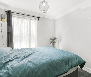 2 bedroom penthouse to rent - Photo 4