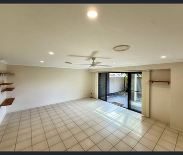 WALK TO BEACH- TOWNHOUSE, security, Lifestyle and Family! - Photo 1