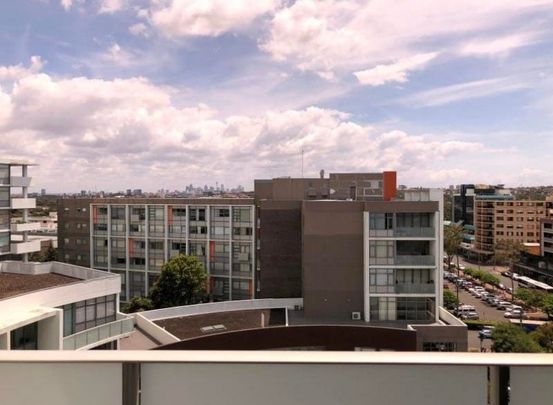 Pacific Square Central, Axis Building - Photo 1