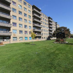 Lawrence Avenue East Apartments - Photo 2