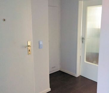 Gepflegte 2-Zimmerwohnung mit Loggia und Einbauküche - Foto 5