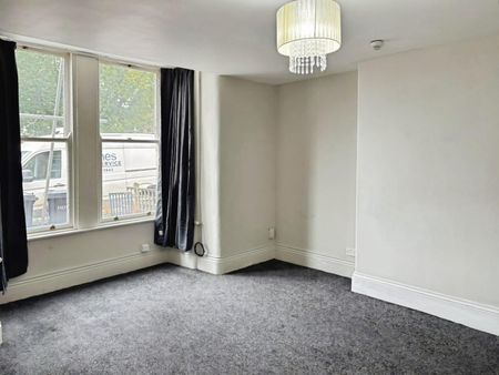 2 bedroom Flat To Let Total Size: 657 SQ FT - Photo 5