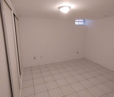 For Lease - 112 Trafalgar Square Unit# Lower, Vaughan, Ontario - Photo 4