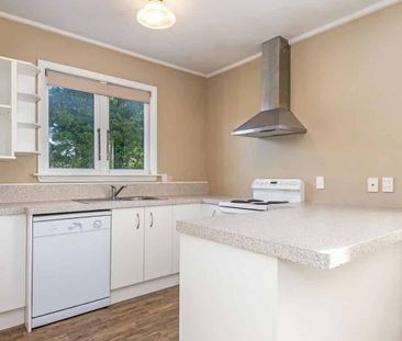 Classic family home in prime location - Photo 4