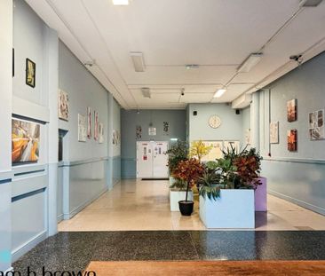 Stanford House - Photo 2