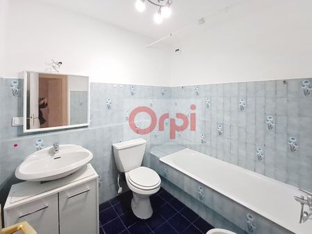 Location Appartement 3 pièces 75m² ST LAURENT DU VAR 06700 - Photo 5