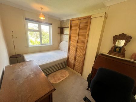 3 bedroom semi-detached house to rent - Photo 3