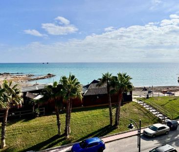 4 room luxury penthouse for rent in Málaga, Spain - Photo 4