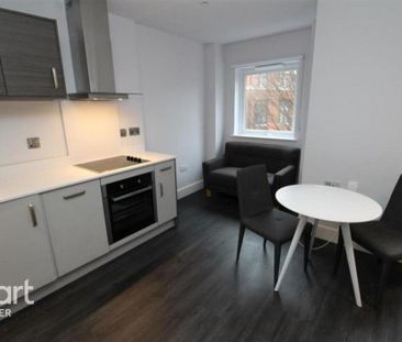 Studio to rent - Photo 2