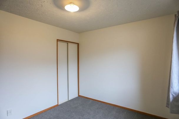 Immaculate 2 bedroom unit - Photo 1