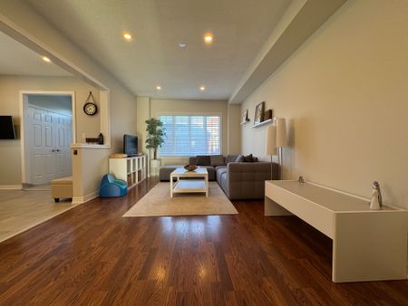 For Lease - 13 Woodway Lane, Markham, Ontario - Photo 3