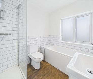2 bedroom Semi-detached house to rent - Photo 4