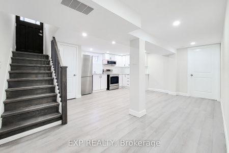 Detached Home For Lease | X8126276 - Photo 3