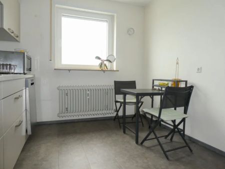 Helle Wohnung mit Dachterrasse und Stellplatz im Herzen von Rheinau! - Photo 2