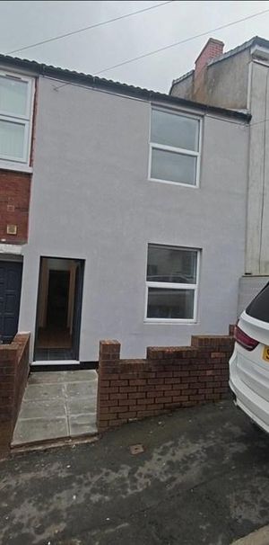 5 bedroom terraced house to rent - Photo 2