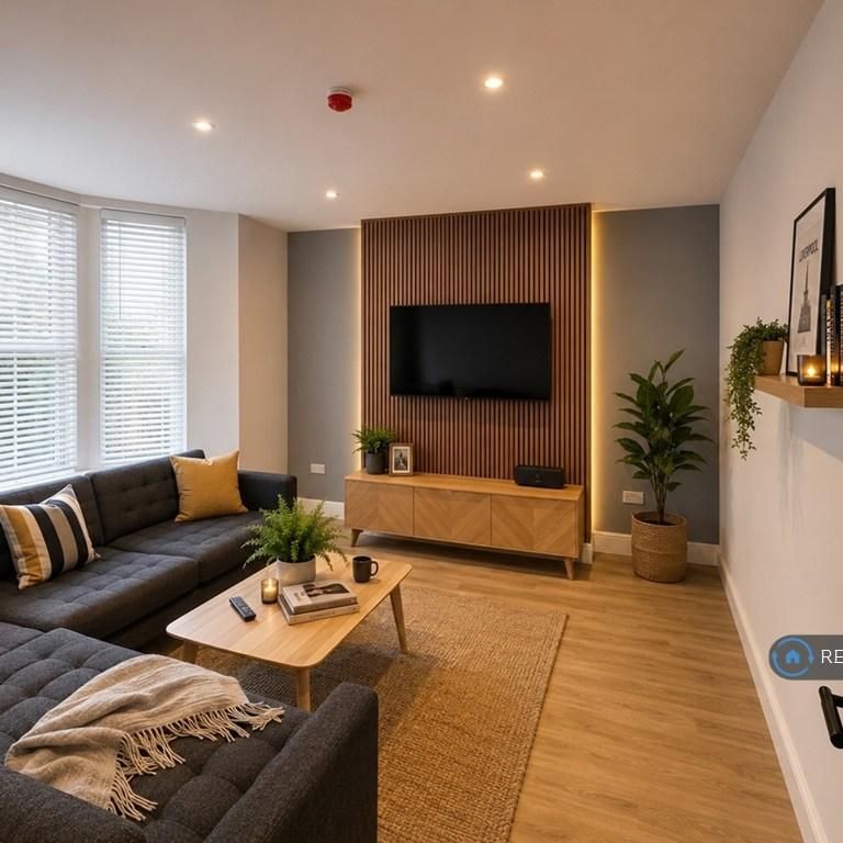 6 bedroom terraced house to rent - Photo 1