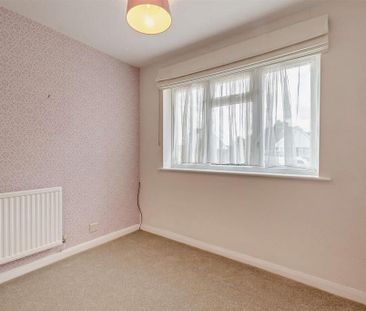 2 bedroom bungalow to rent - Photo 3