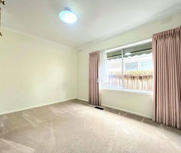 4-Bed Sun-Soaked Living in Moorabbin - Photo 2