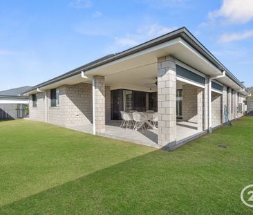 Large Family Home with Solar Power - Photo 4