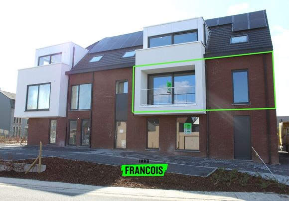 Lichtrijk appartement met 2 slaapkamers, terras en autostaanplaats - Foto 1