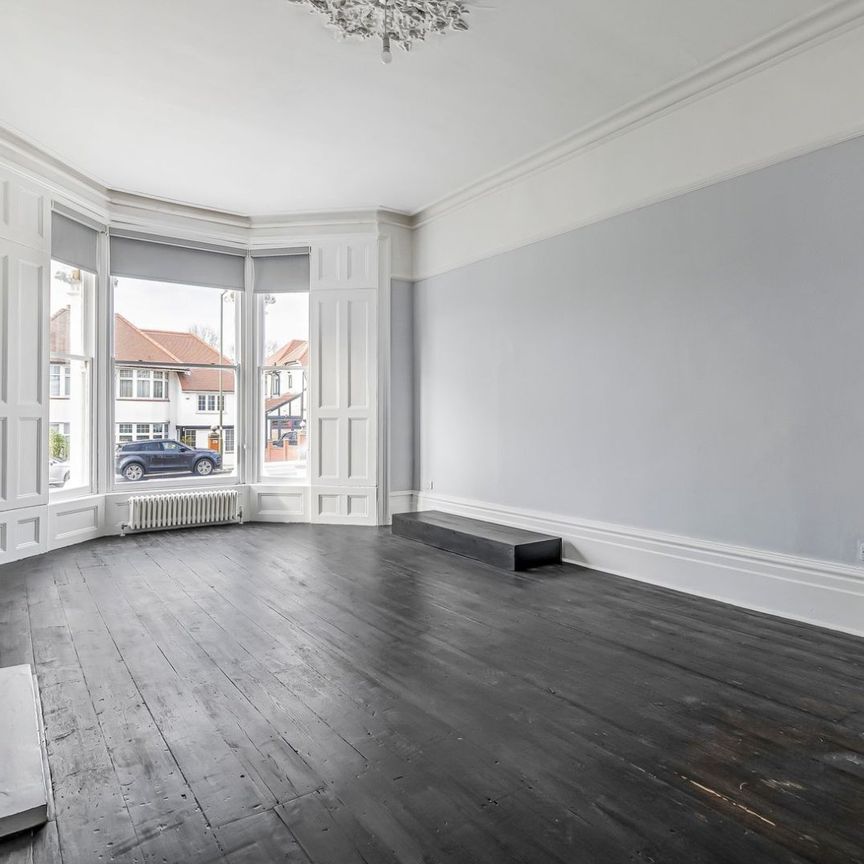 Nether Street, London, N12 - Photo 1