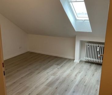 Sehr schöne renovierte 2 Zimmer DG Wohnung in Duisburg zu vermieten - Photo 3