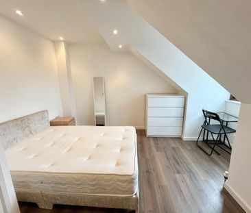 1 bedroom Flat To Let - Photo 2