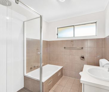 Private Townhouse in Convenient Location - Photo 4