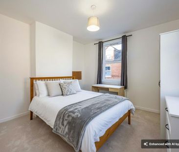 4 bedroom terraced house to rent - Photo 5