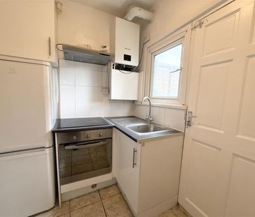 2 Bedroom House To Let - Photo 4