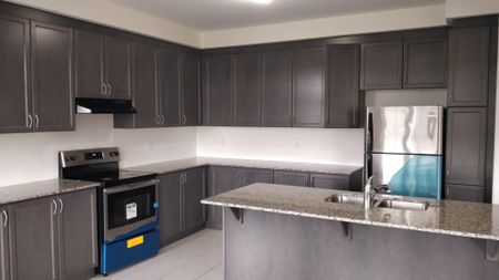 For Lease - 15 Affusion Road, Brampton, Ontario - Photo 3