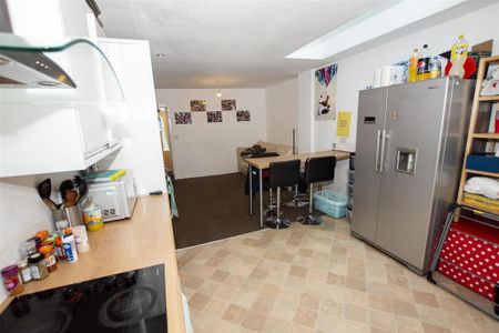 6 bedroom apartment to rent - Photo 5