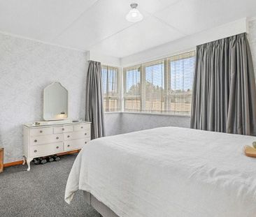 Roslyn Street Gem – Bright, Fresh & Family-Ready - Photo 5