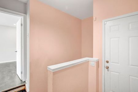 For Lease - 58 Avenue Street Unit# Upper, Oshawa, Ontario - Photo 2