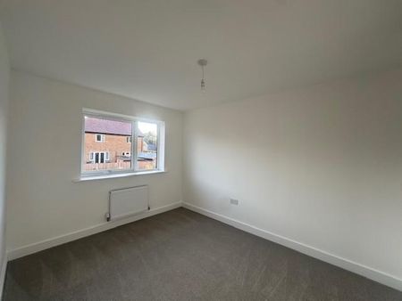 3 bedroom semi-detached house to rent - Photo 5