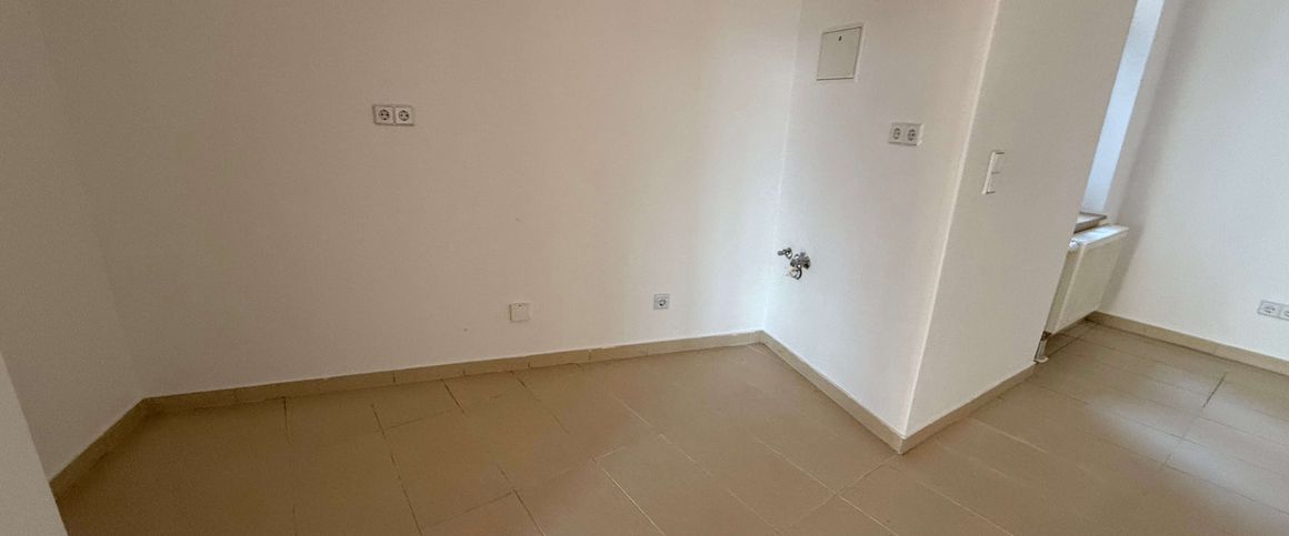 Moderne Fliesen - Eckbwanne - große offene Küche - WG-gerecht - Photo 1