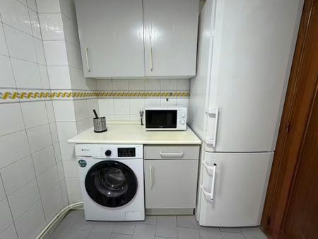 Calle del Robledillo, Madrid, Community of Madrid 28003 - Photo 2